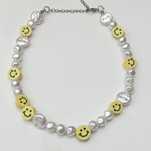 White Pearl Smiley Face Beaded Necklace Yellow Happy Face Y2K Kidcore Choker